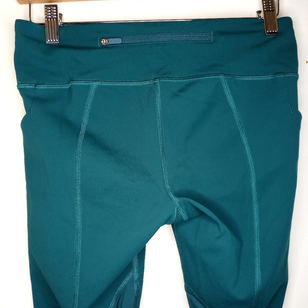 LULULEMON CROP LEGGINGS SIZE 6